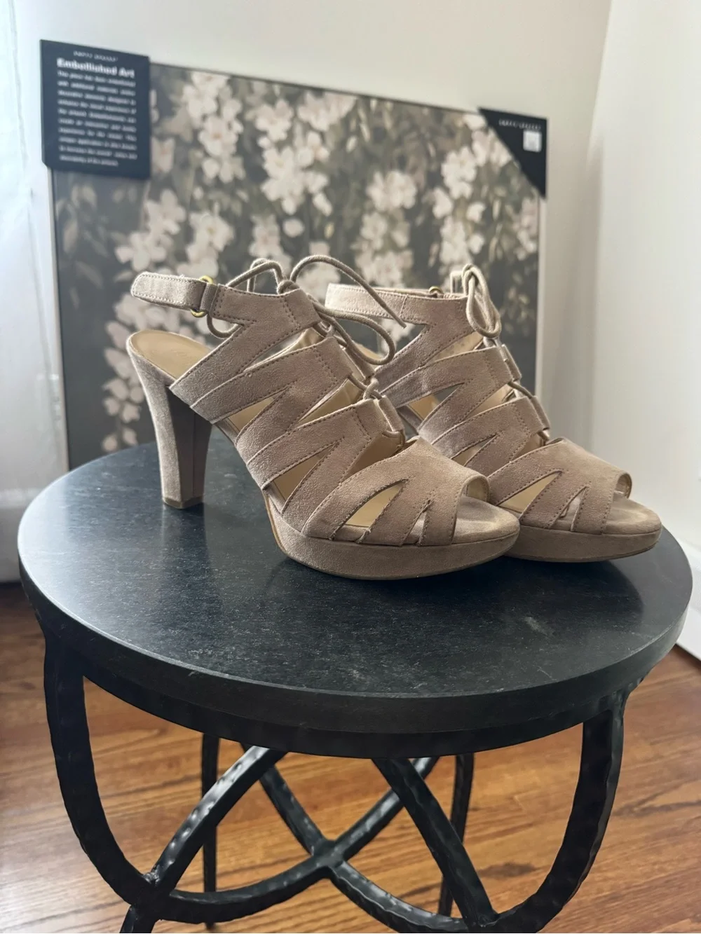 Women’s Suede Naturalizer Heels - Picture 1 of 5